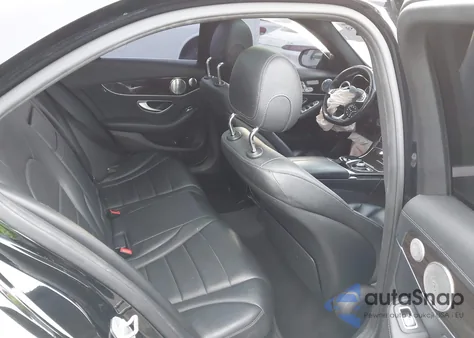 2015 Mercedes-Benz C 300 Luxury/Sport z USA, uszkodzony, nr VIN 55SWF4JB5FU064222